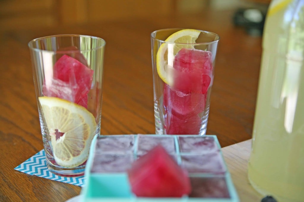 Blueberry Hibiscus Spiked Arnold Palmers | BourbonAndHoney.com
