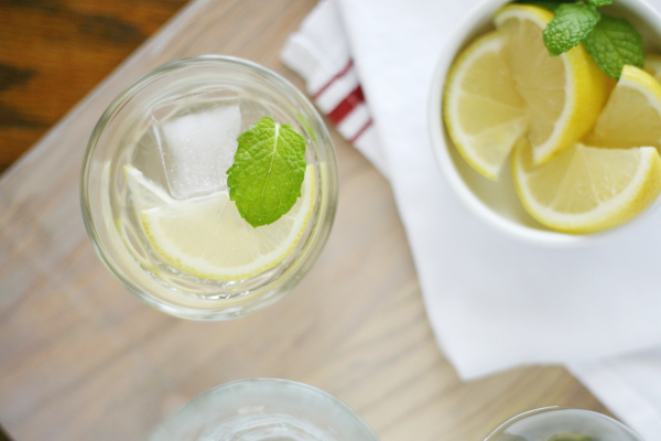 Elderflower Gin Cocktail | BourbonAndHoney.com