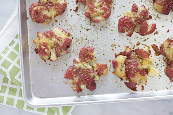 Rosemary Garlic Smashed Red Potatoes | BourbonandHoney.com