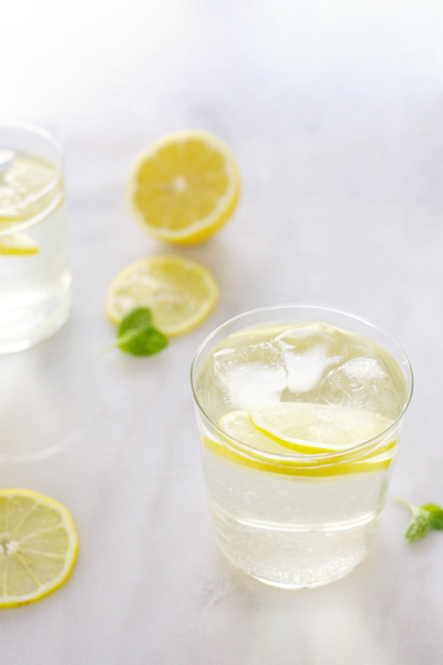 White Wine Spritzer | BourbonAndHoney.com 