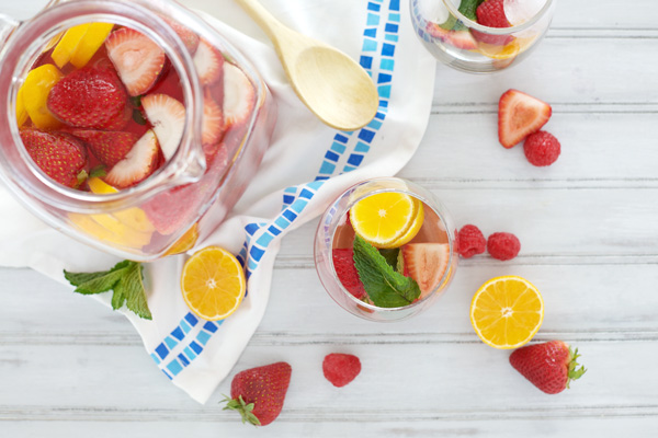 Rosé Sangria | BourbonAndHoney.com