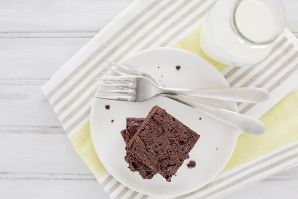 Dark Chocolate Fudgy Brownies | BourbonandHoney.com