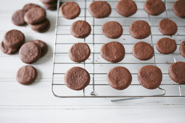 Chocolate Sandwich Cookies with Vanilla Buttercream Filling | BourbonandHoney.com