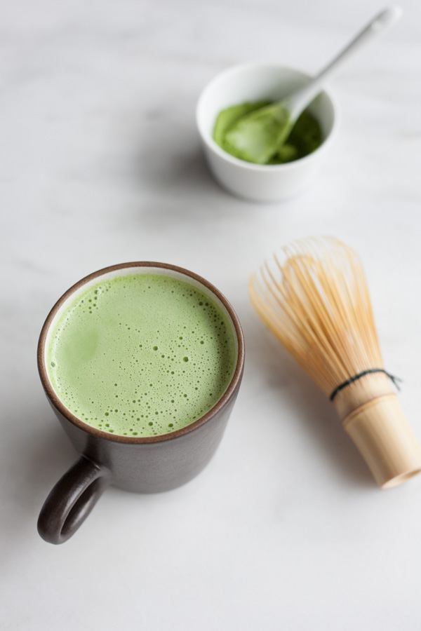 Vanilla Coconut Matcha Latte | BourbonandHoney.com 