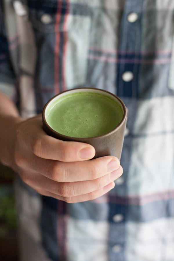 Vanilla Coconut Matcha Latte | BourbonandHoney.com 