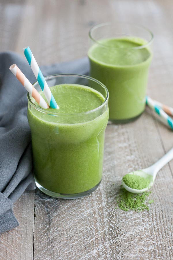 Coconut Banana Matcha Smoothie | BourbonandHoney.com -- Energizing, slightly sweet and totally delicious, this Coconut Banana Matcha Smoothie is a great on-the-go breakfast.