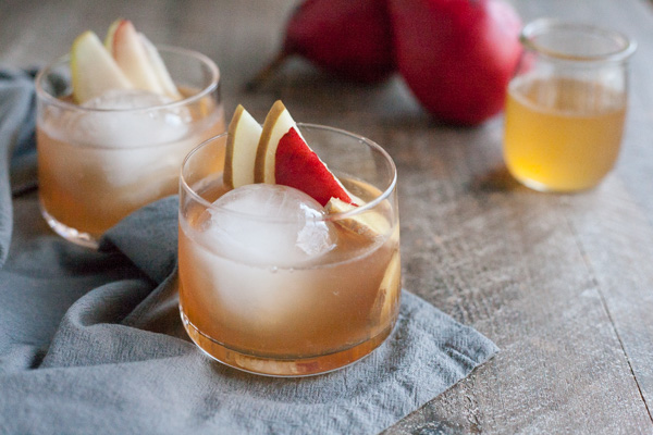 Bourbon and Honey Ginger Pear Cocktail | Bourbonandhoney.com -- Slightly sweet, fruity and complex, this Bourbon and Honey Ginger Pear Cocktail is a simple seasonal cocktail perfect for holiday celebrations!