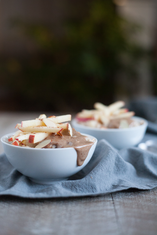 Slow Cooker Apple Cinnamon Steel Cut Oatmeal | BourbonandHoney.com -- Busy mornings are made simple with this Slow Cooker Apple Cinnamon Steel Cut Oatmeal recipe! Let it cook overnight and have breakfast ready for the week!