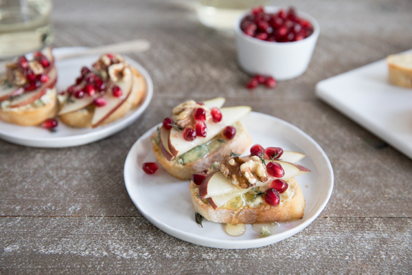 Pear and Blue Cheese Crostini with Thyme and Honey | BourbonandHoney.com