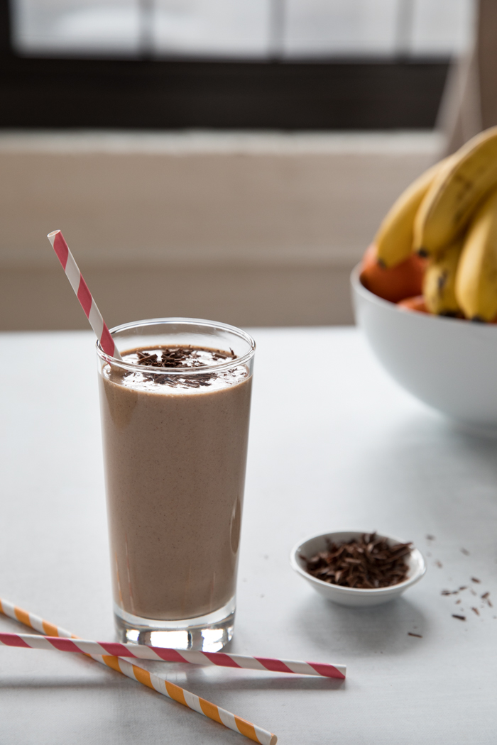 Cold Brew Banana Oatmeal Smoothie | BourbonandHoney.com | Creamy, caffeinated and frosty this Cold Brew Banana Oatmeal Smoothie recipe is the perfect all-in-one breakfast on the go or afternoon pick-me-up!