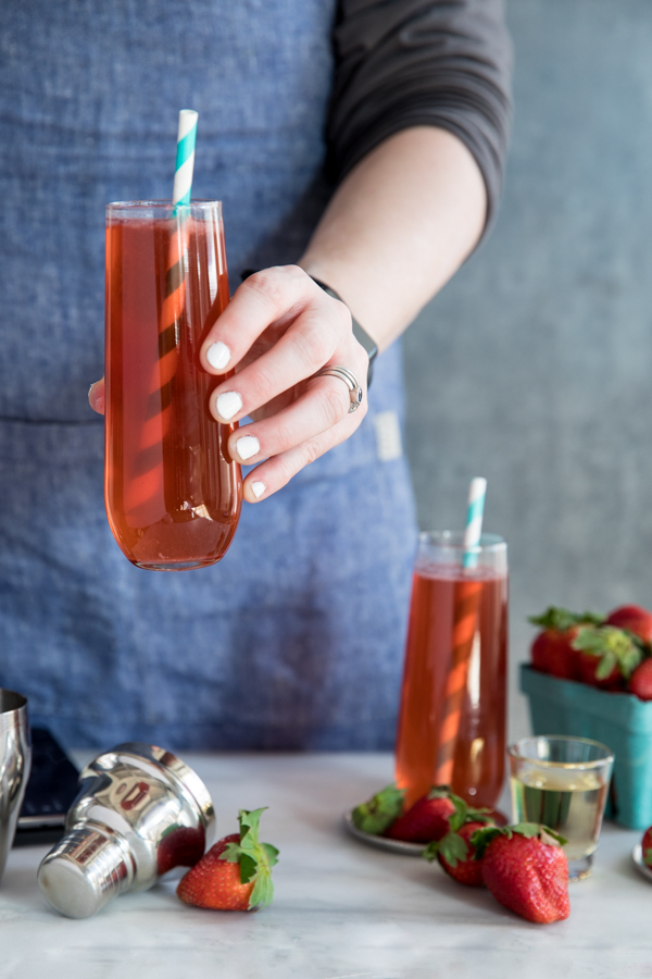 Sparkling Strawberry Rosé Elderflower Cocktail | BourbonandHoney.com