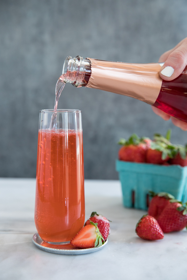 Sparkling Strawberry Rosé Elderflower Cocktail | BourbonandHoney.com