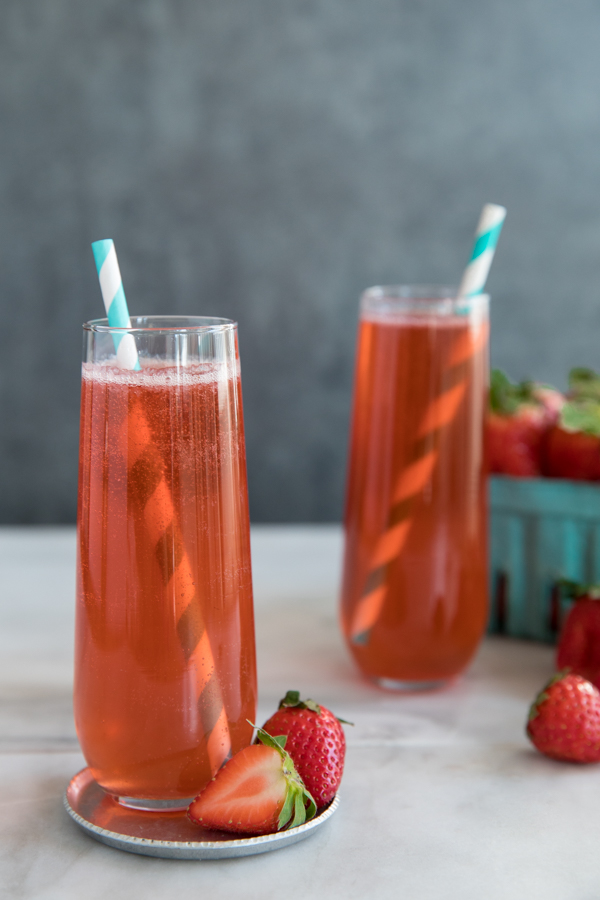 Sparkling Strawberry Rosé Elderflower Cocktail | BourbonandHoney.com