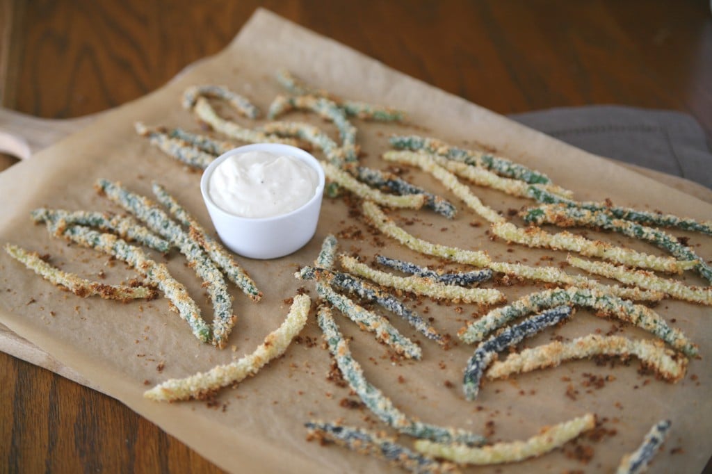 Green Bean Fries with Lemon-Garlic Aioli | BourbonAndHoney.com