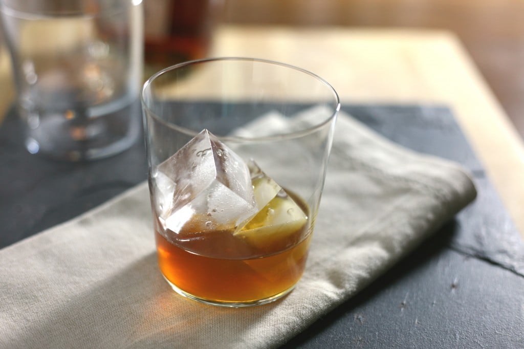 Bourbon and Ginger Cocktail | BourbonAndHoney.com