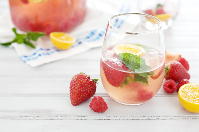 Rosé Sangria | BourbonAndHoney.com