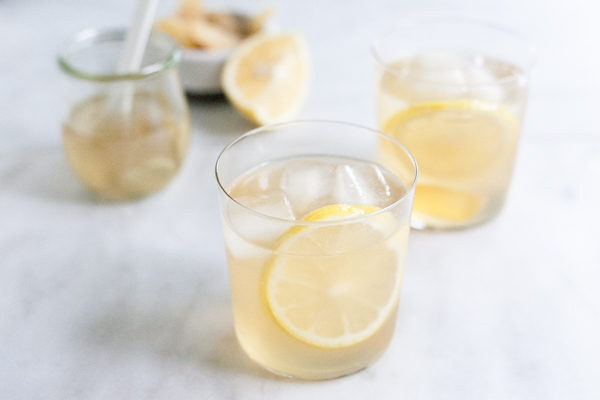 Bourbon and Honey Ginger Fizz | BourbonandHoney.com -- Mix up these fresh Bourbon and Honey Ginger Fizz cocktails as a light, gingery drink that's perfect for late summer or early fall!