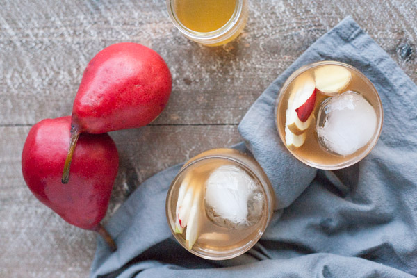 Bourbon and Honey Ginger Pear Cocktail | Bourbonandhoney.com -- Slightly sweet, fruity and complex, this Bourbon and Honey Ginger Pear Cocktail is a simple seasonal cocktail perfect for holiday celebrations!