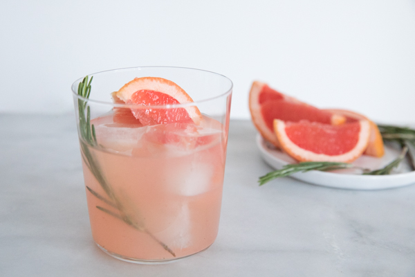 Sparkling Vanilla Bean and Grapefruit Gin Cocktail | BourbonandHoney.com -- Light, fresh and bubbly, this Sparkling Vanilla Bean and Grapefruit Gin Cocktail recipe is the perfect drink for a brunch or sunny afternoon!