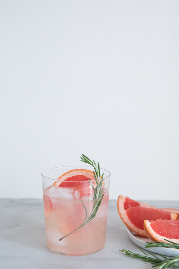 Sparkling Vanilla Bean and Grapefruit Gin Cocktail | BourbonandHoney.com -- Light, fresh and bubbly, this Sparkling Vanilla Bean and Grapefruit Gin Cocktail recipe is the perfect drink for a brunch or sunny afternoon!