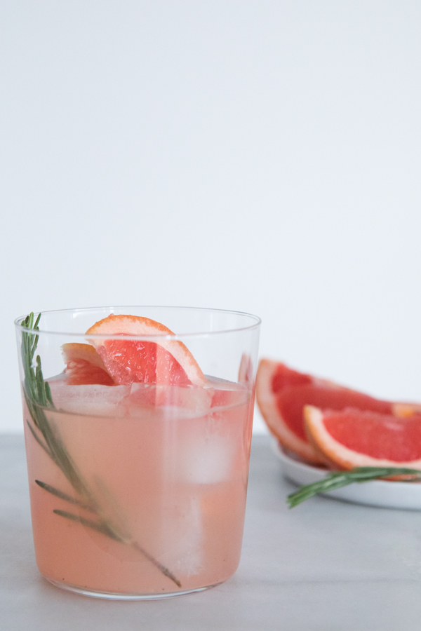Sparkling Vanilla Bean and Grapefruit Gin Cocktail | BourbonandHoney.com -- Light, fresh and bubbly, this Sparkling Vanilla Bean and Grapefruit Gin Cocktail recipe is the perfect drink for a brunch or sunny afternoon!